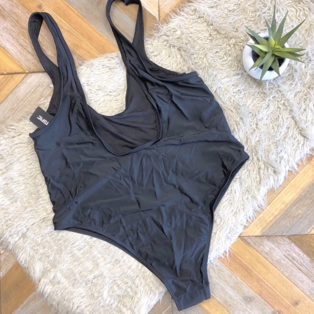 Hot Topic Ombre Skulls Swimsuit - Picture 3 of 6